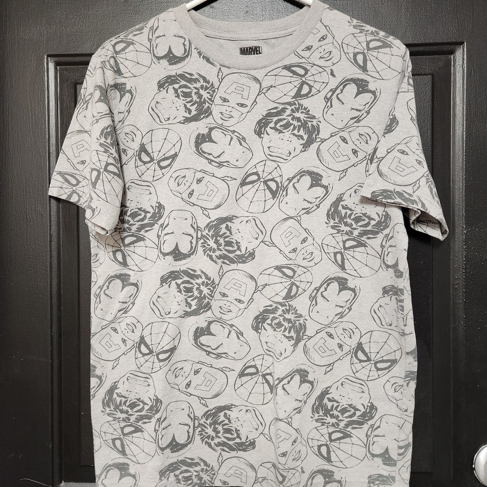 Marvel Superhero Characters All Over Print Faces T-Shirt Gray Size Small Tee AOP